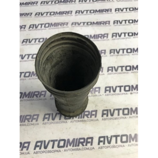 Пыльник заднего амортизатора Kia Ceed 2010-2012 553162R000